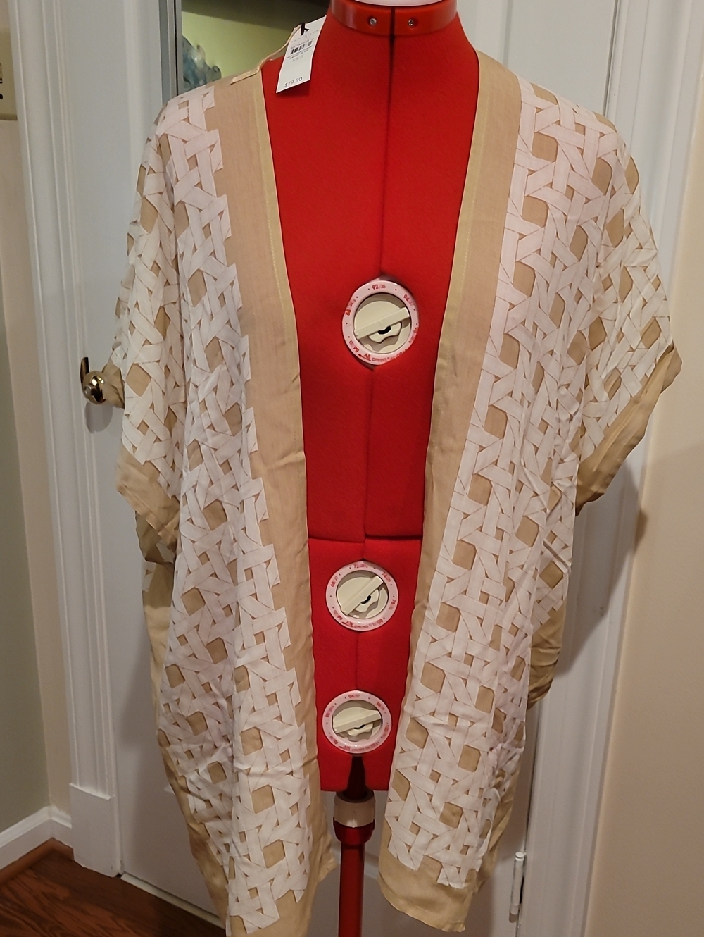 NWT Ann Taylor Beige and White Woven Kimono Wrap
